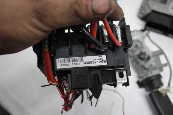 BOITIER COMPLET SKODA OCTAVIA 1.6 TDI CLHA 2013-2017 - Vue 2